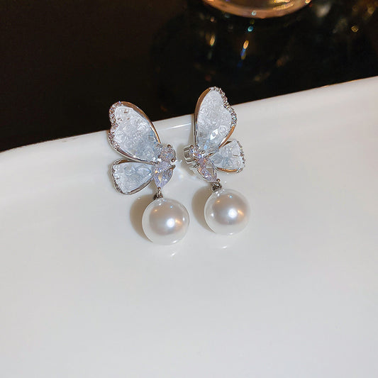 Crystal butterfly earrings for women, fashionable and versatile pearl earrings